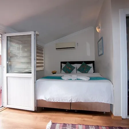 Отель Taksim Trust 3*